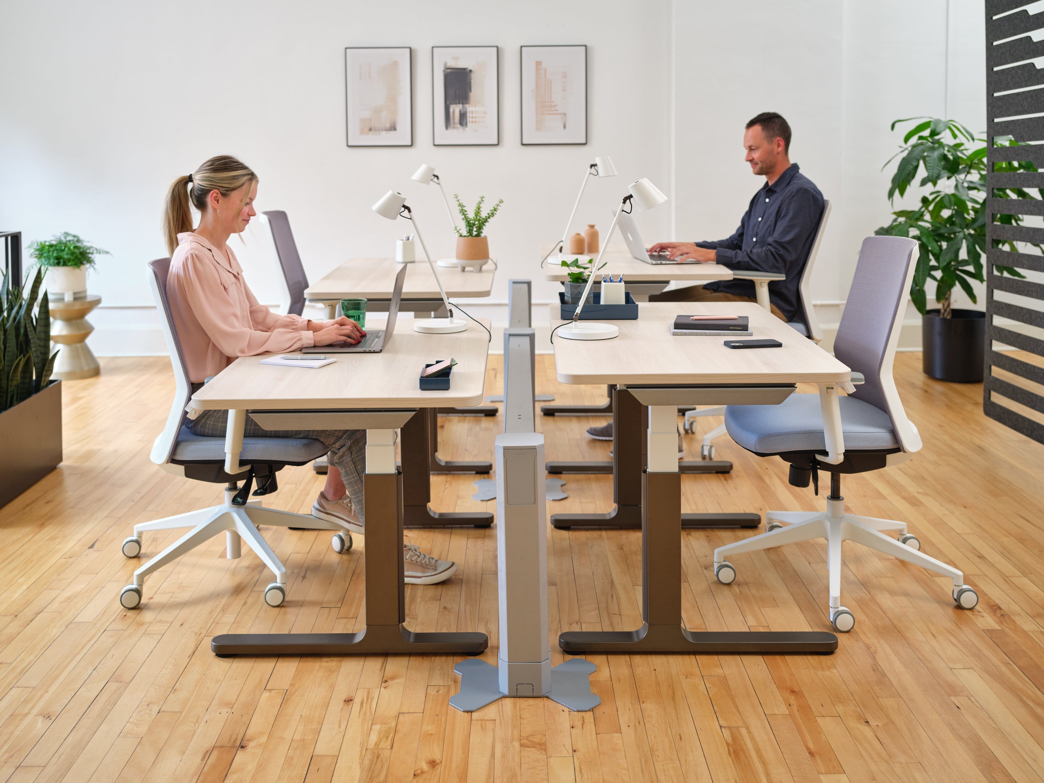The Top 5 Benefits of Height Adjustable Standing Desks